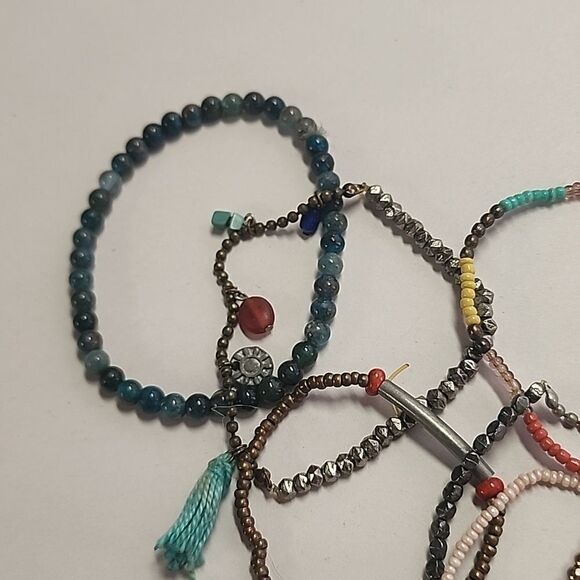 Lot of Stretch Bracelets - Picture 2 of 4